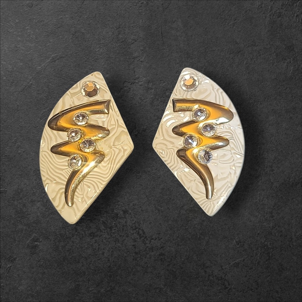 Vintage 80s White & Gold Squiggle Acrylic & Rhinestone Clip-on Earrings‎